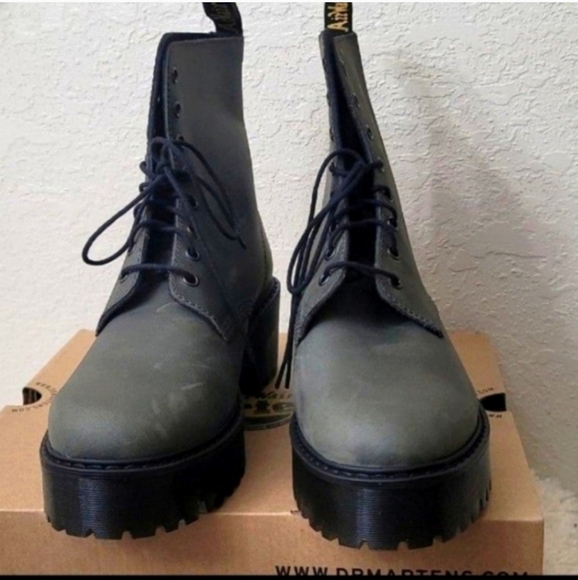 Dr. Martens Shriver HI Boots - Picture 4 of 12
